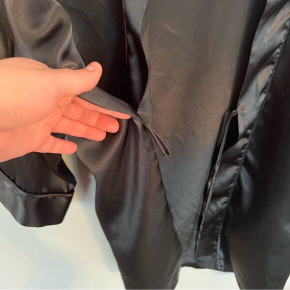 Victoria’s Secret Black Satiny Robe Lingerie Women's One Size Fits Most - Picture 3 of 5